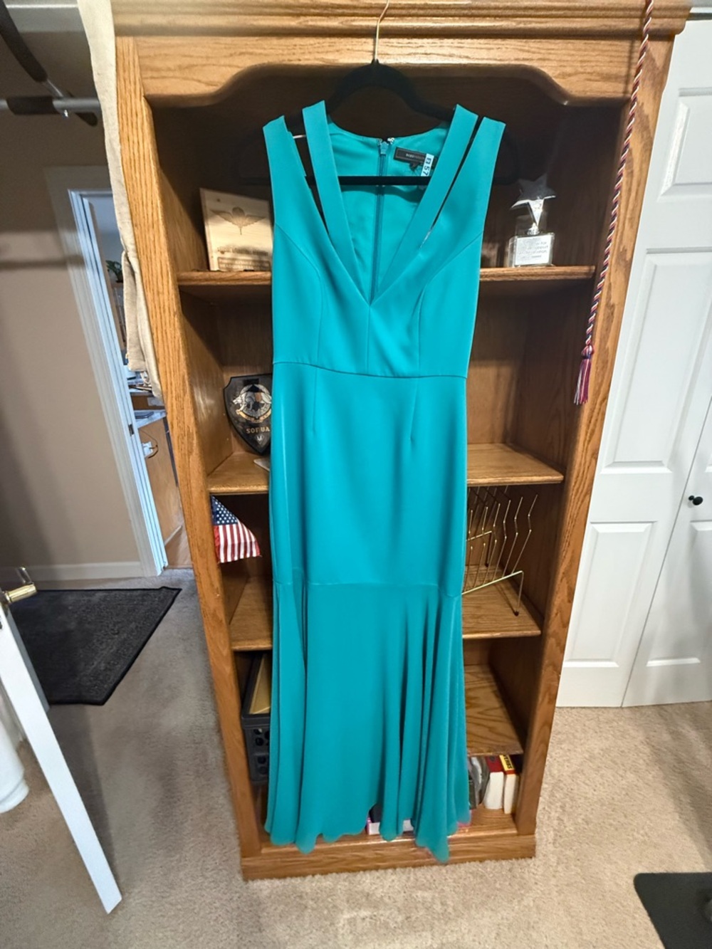 BCBGMaxAzria Turquoise V-Neck Sleeveless Formal Gown